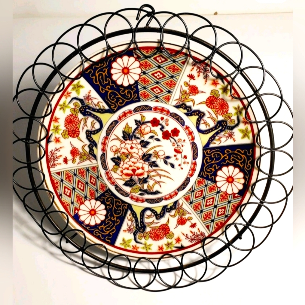 Vintage Pre-owned IMARI ware display plate from Japan